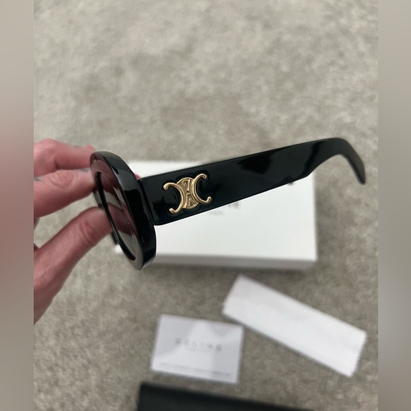 LAST PAIR! New Designer Inspired Sunglasses With Box & Case - Picture 10 of 14